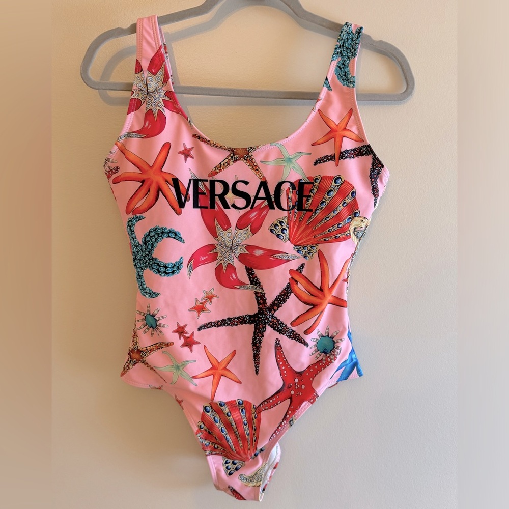Women’s swim suit no size tag fits medium
